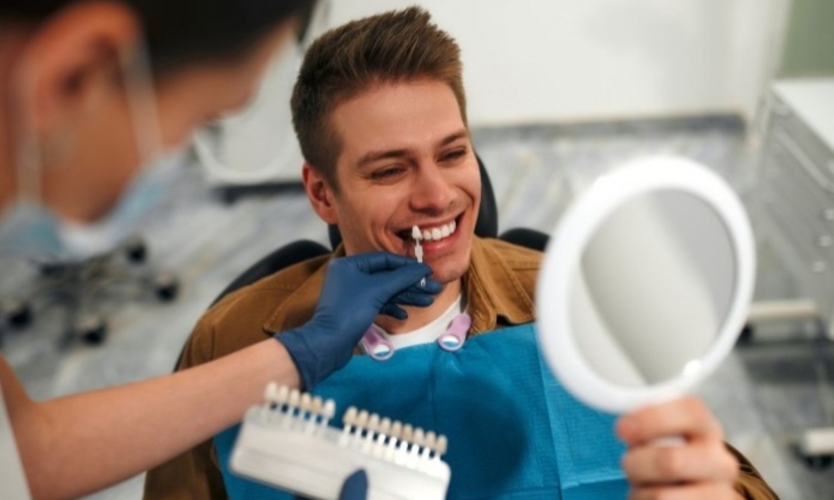 Из-за чего внезапно может измениться цвет зубов