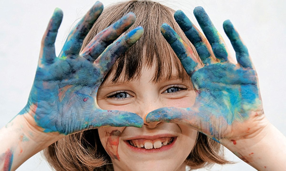 Почему любители синего выделяются — названы их главные черты характера