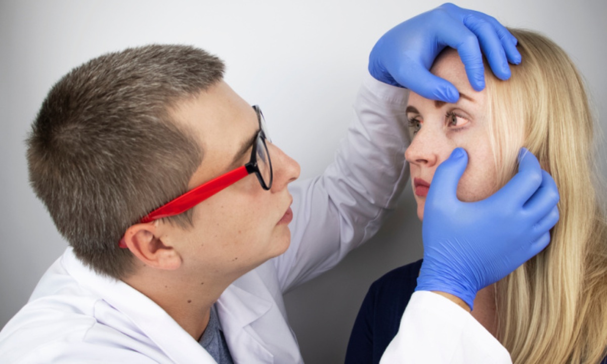 Названа основная причина инфекций в глазах