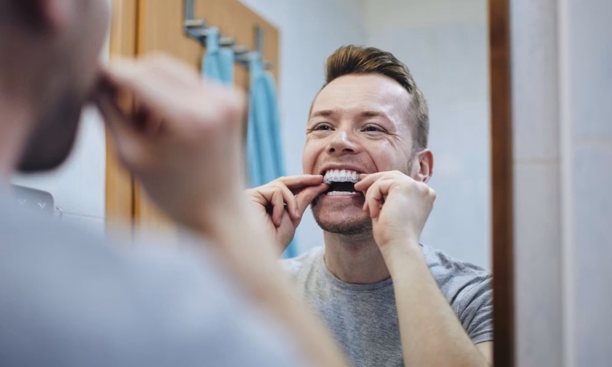 Чем может обернуться домашнее отбеливание зубов