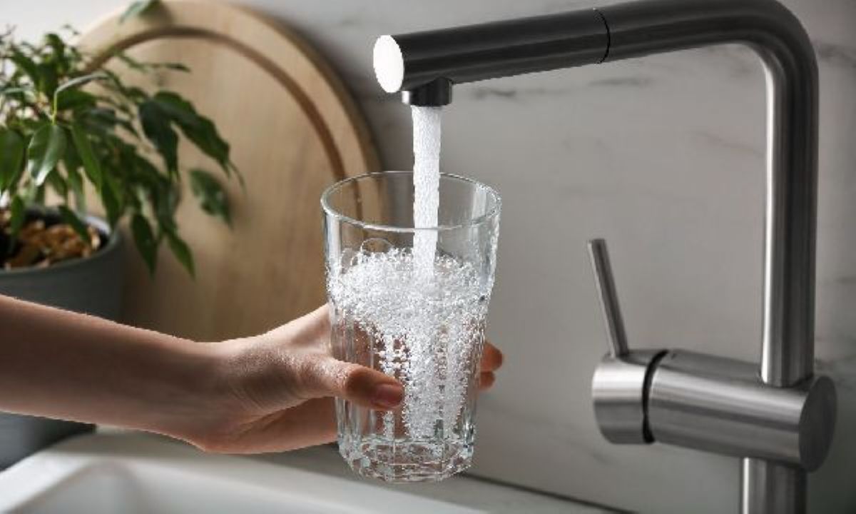 Почему не стоит пить некипяченую водопроводную воду