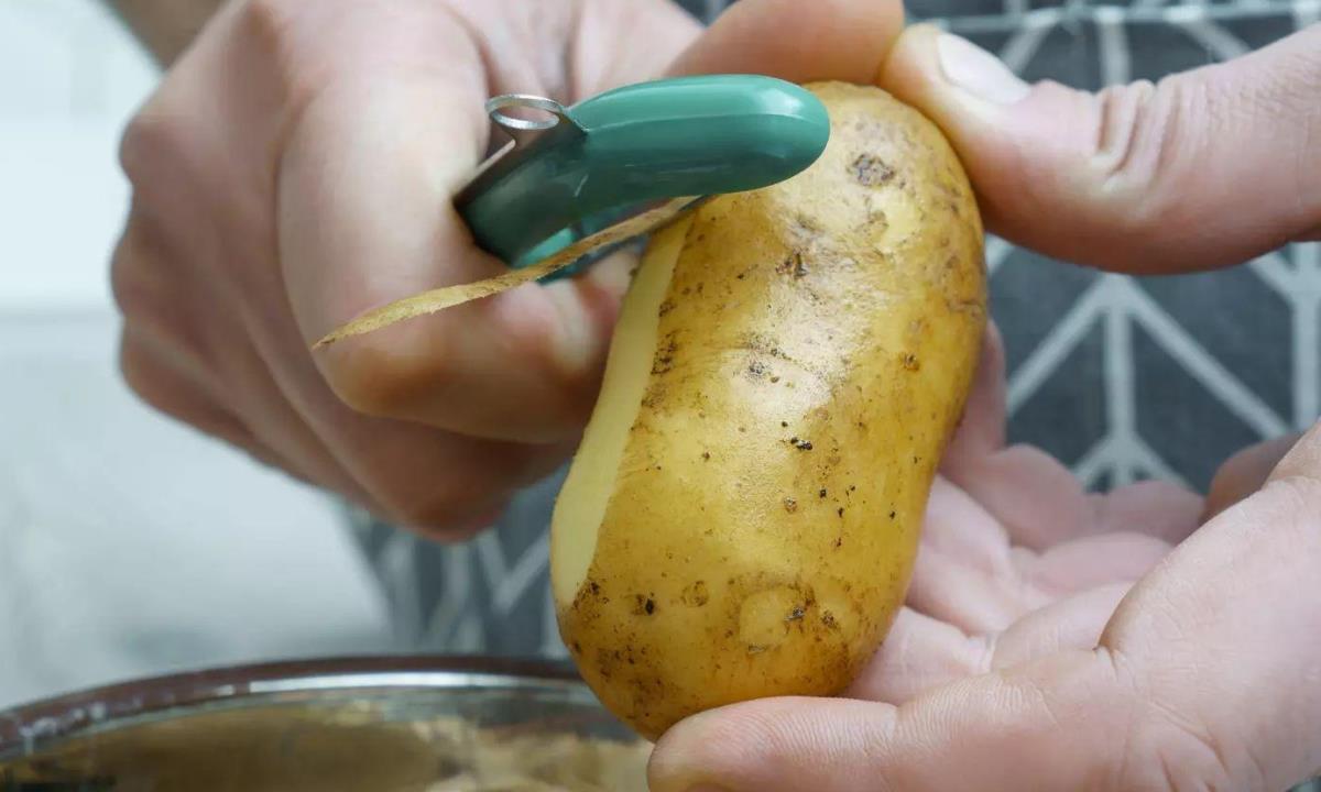 Какие овощи и фрукты лучше есть с кожурой 