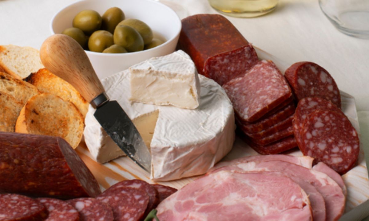 Врач объяснил, какие продукты могут незаметно повышать давление
