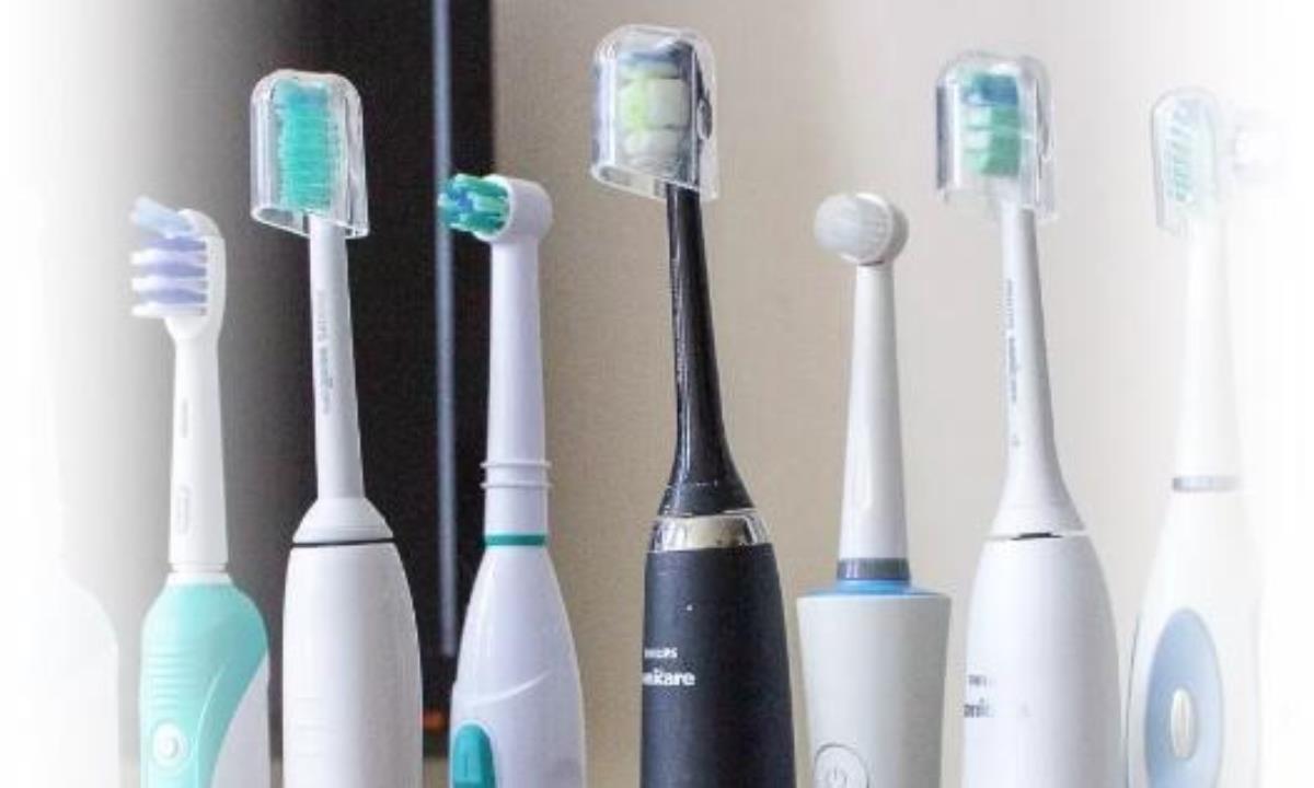 Стоматологи рассказали, как часто нужно менять зубную щетку