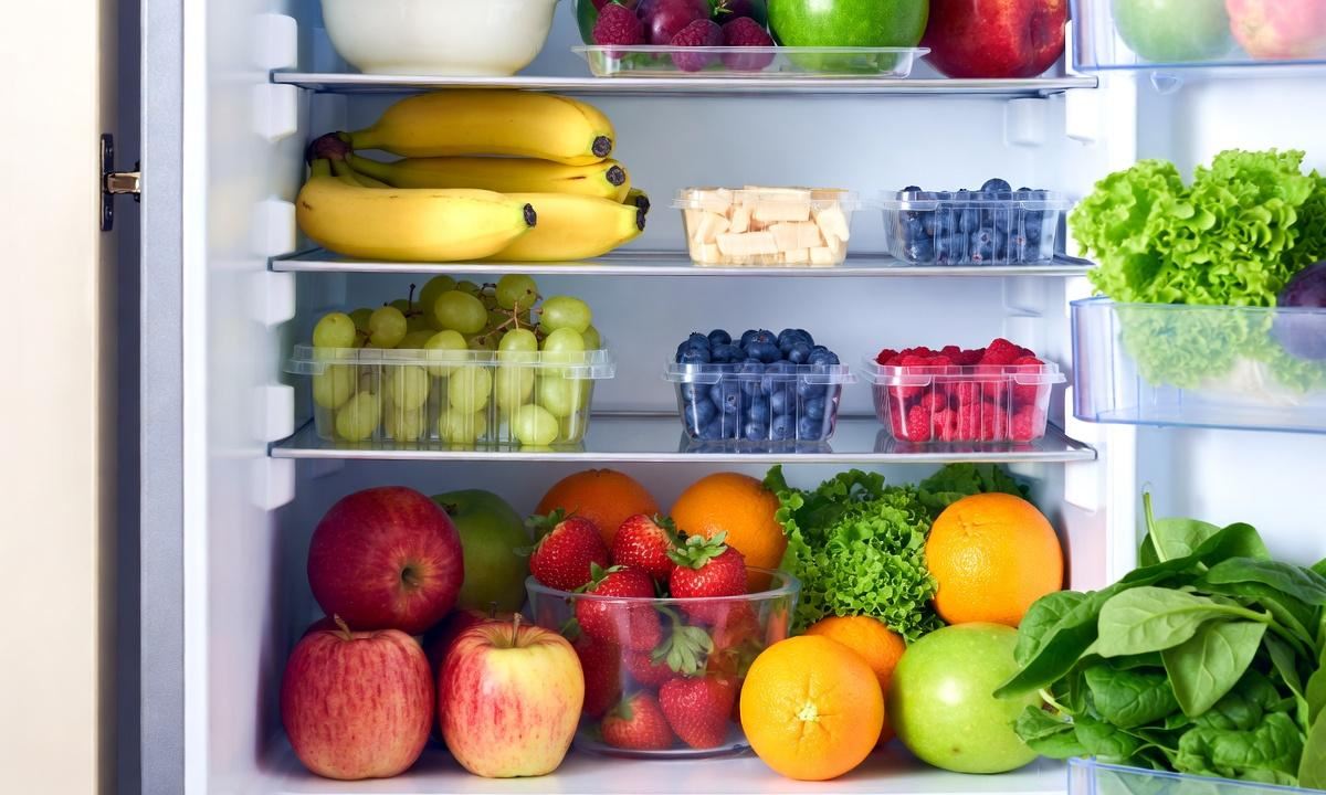 Эксперт объяснила, как правильно хранить продукты в холодильнике