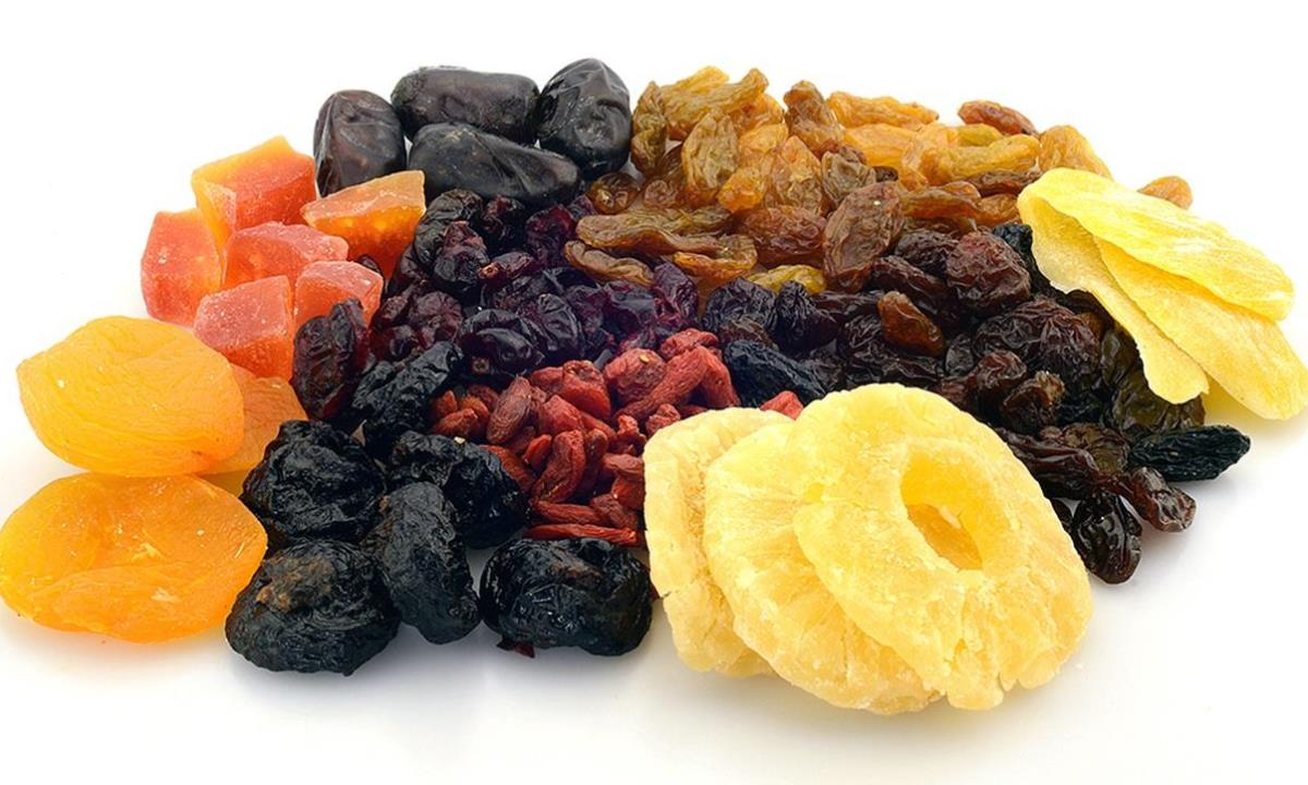 Названы продукты, которые незаметно портят зубы