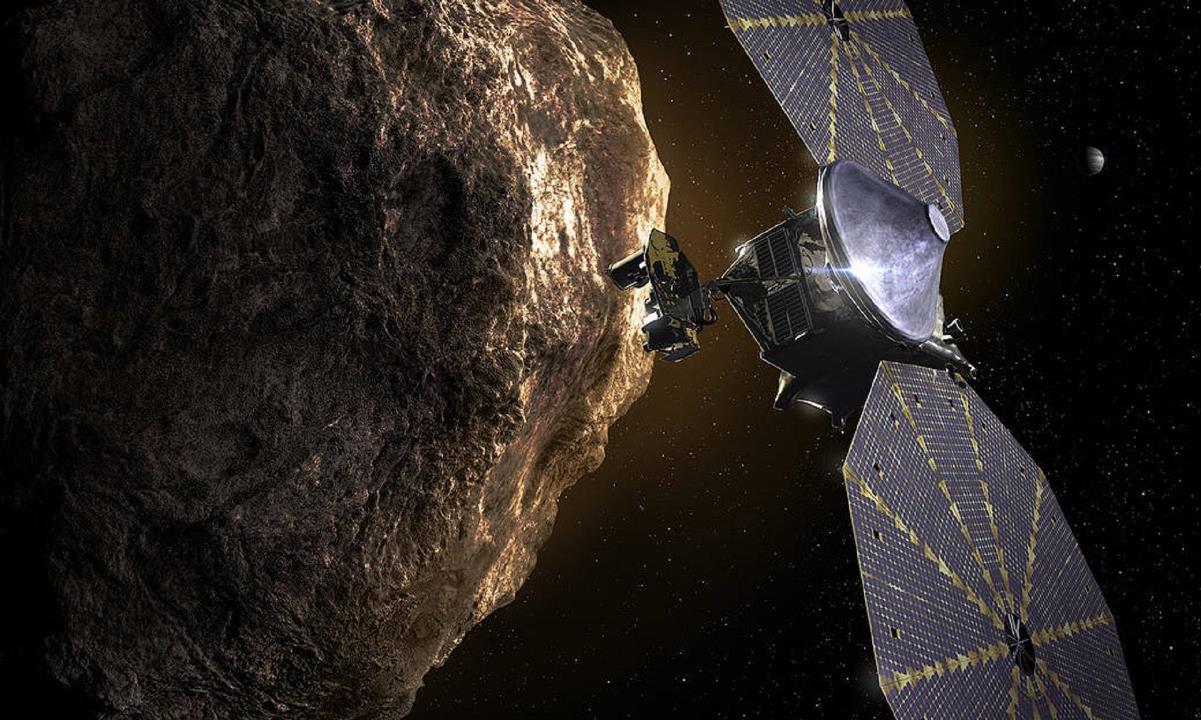 NASA показало астероид-неваляшку с загадочным прошлым