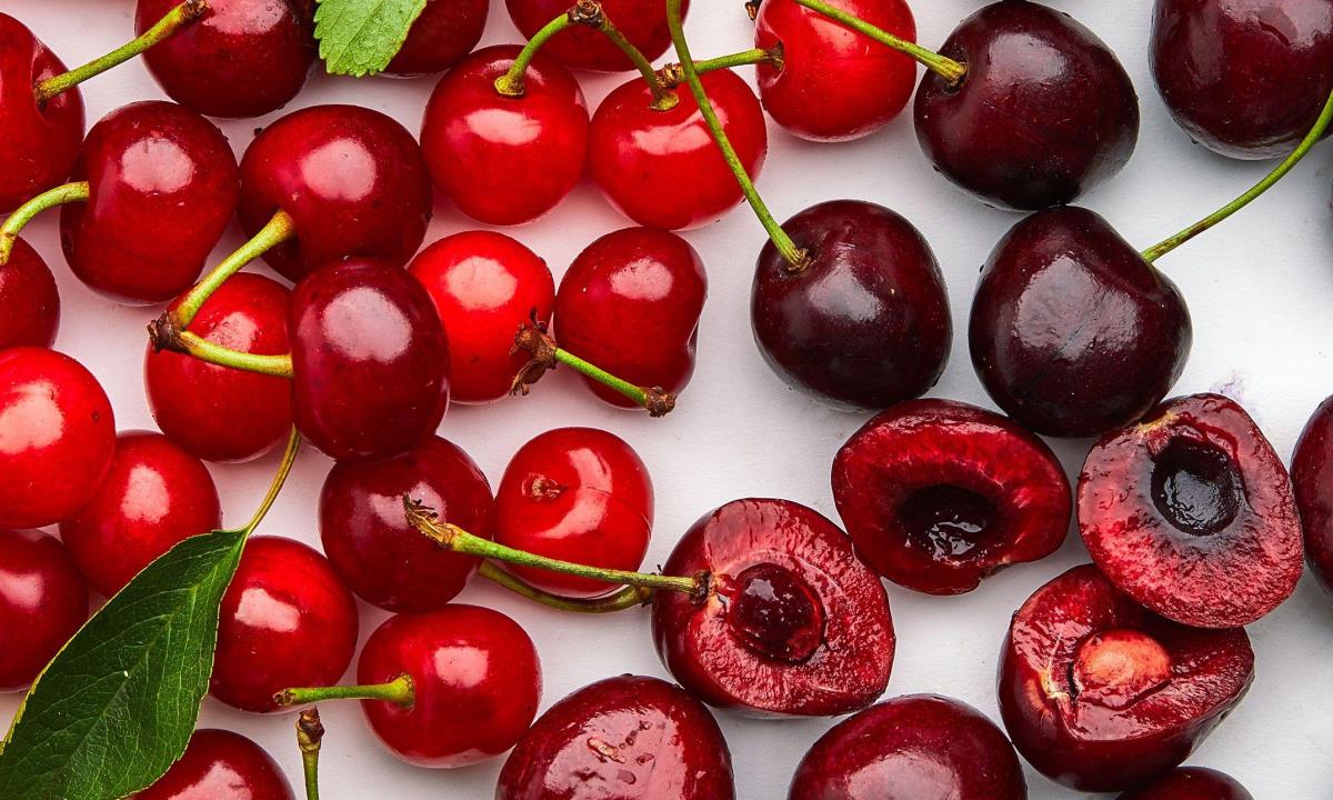 Вишня или черешня — какая ягода полезнее