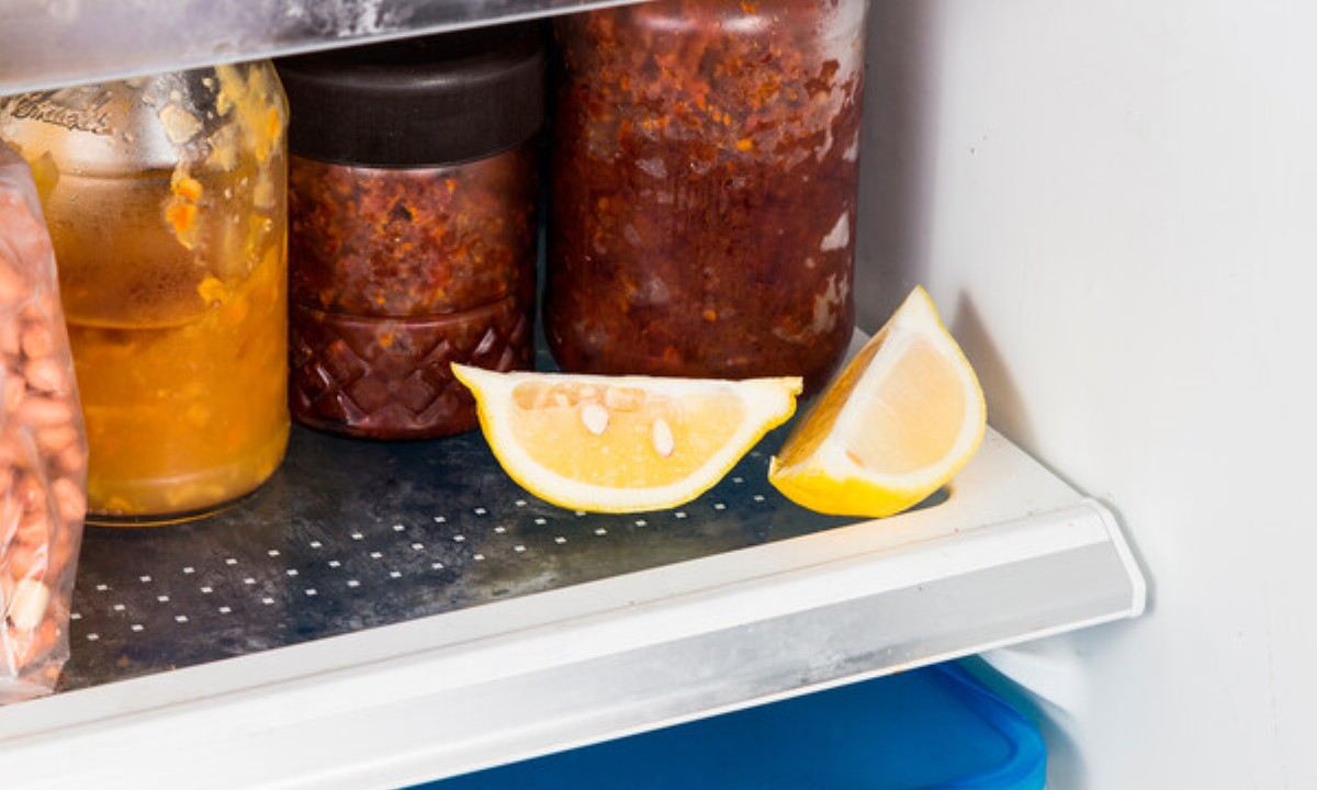 Какие продукты нельзя вместе хранить в холодильнике