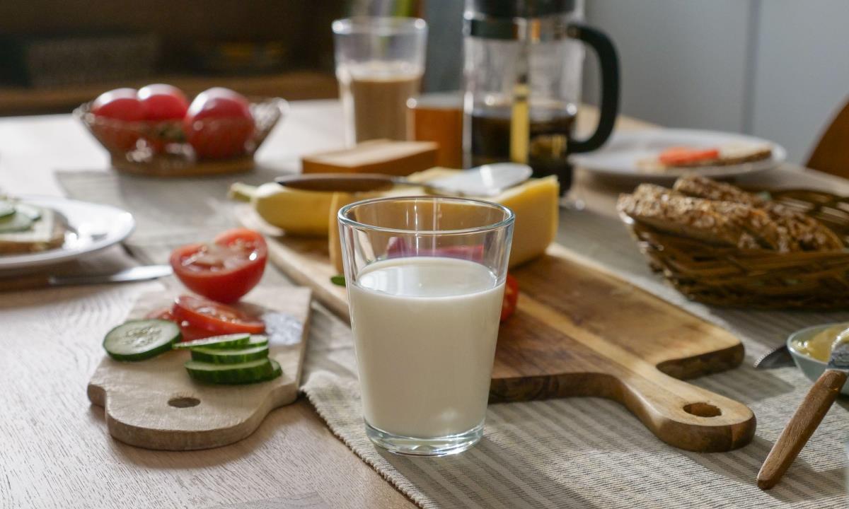 Нужно ли отказываться от молока после 30 лет