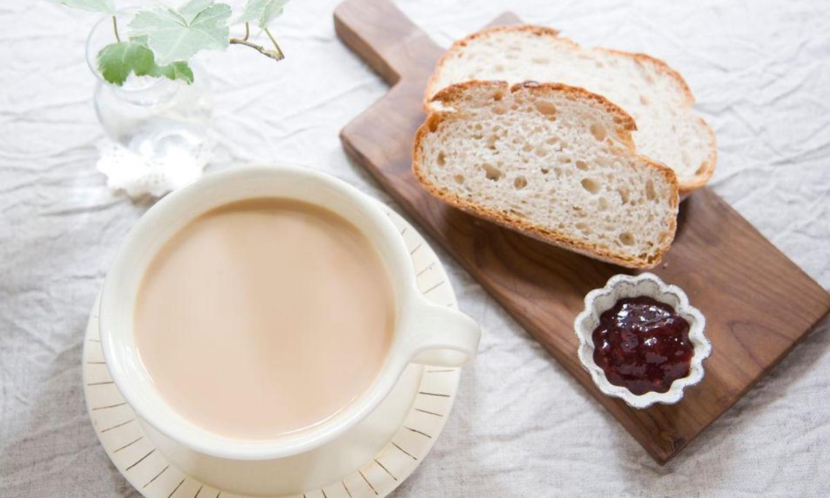 Можно ли пить чай с молоком