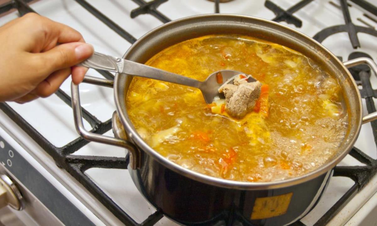 Как правильно разогревать суп