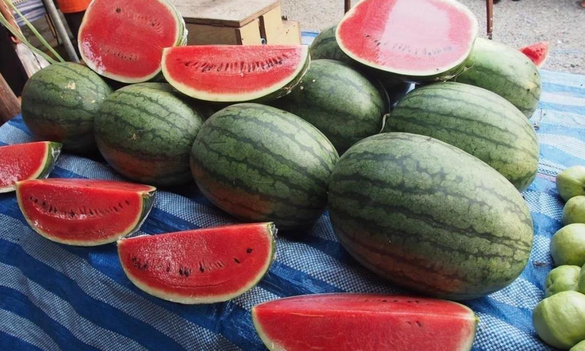 Почему лучше не покупать нарезанный арбуз