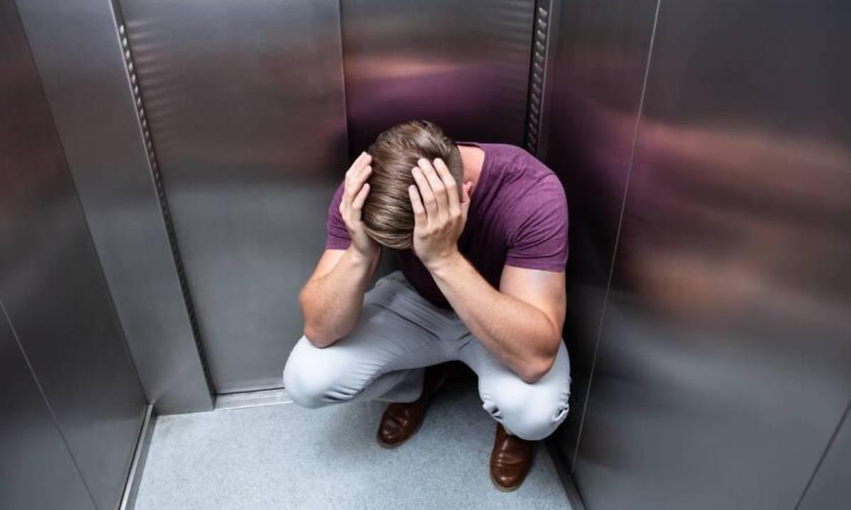 Что делать, если вы застряли в лифте
