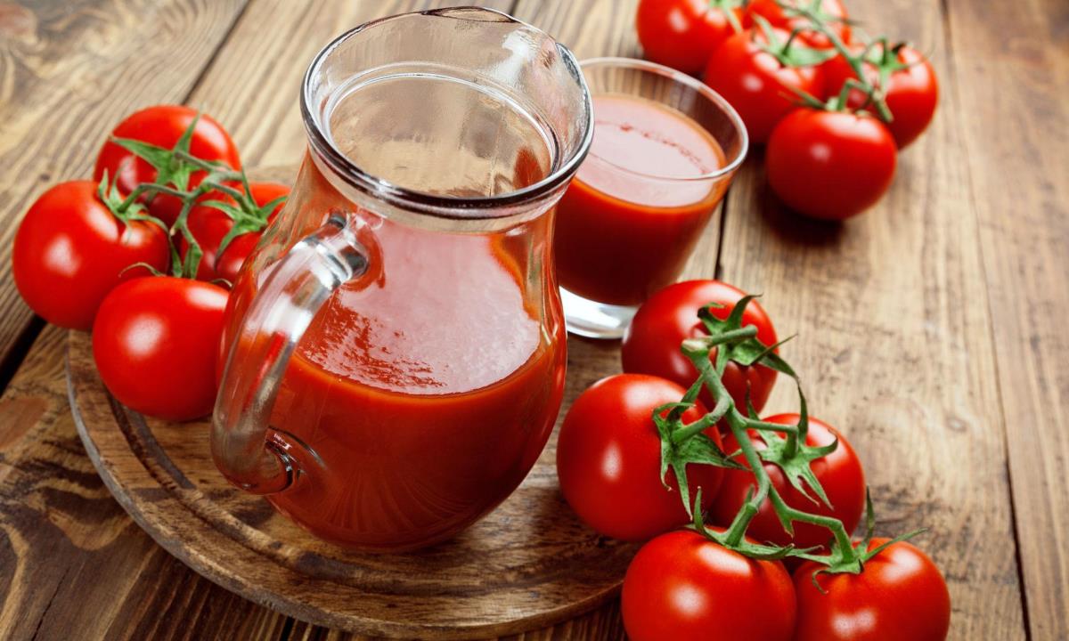 Почему стоит пить томатный сок