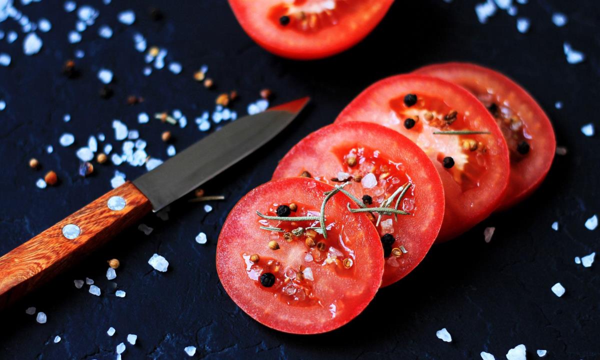 Как сделать безвкусные помидоры вкуснее