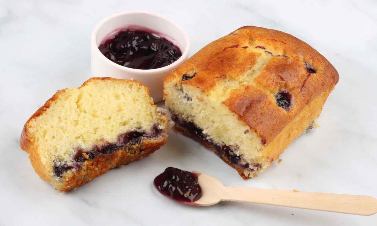 Как приготовить пышный кекс из старого варенья