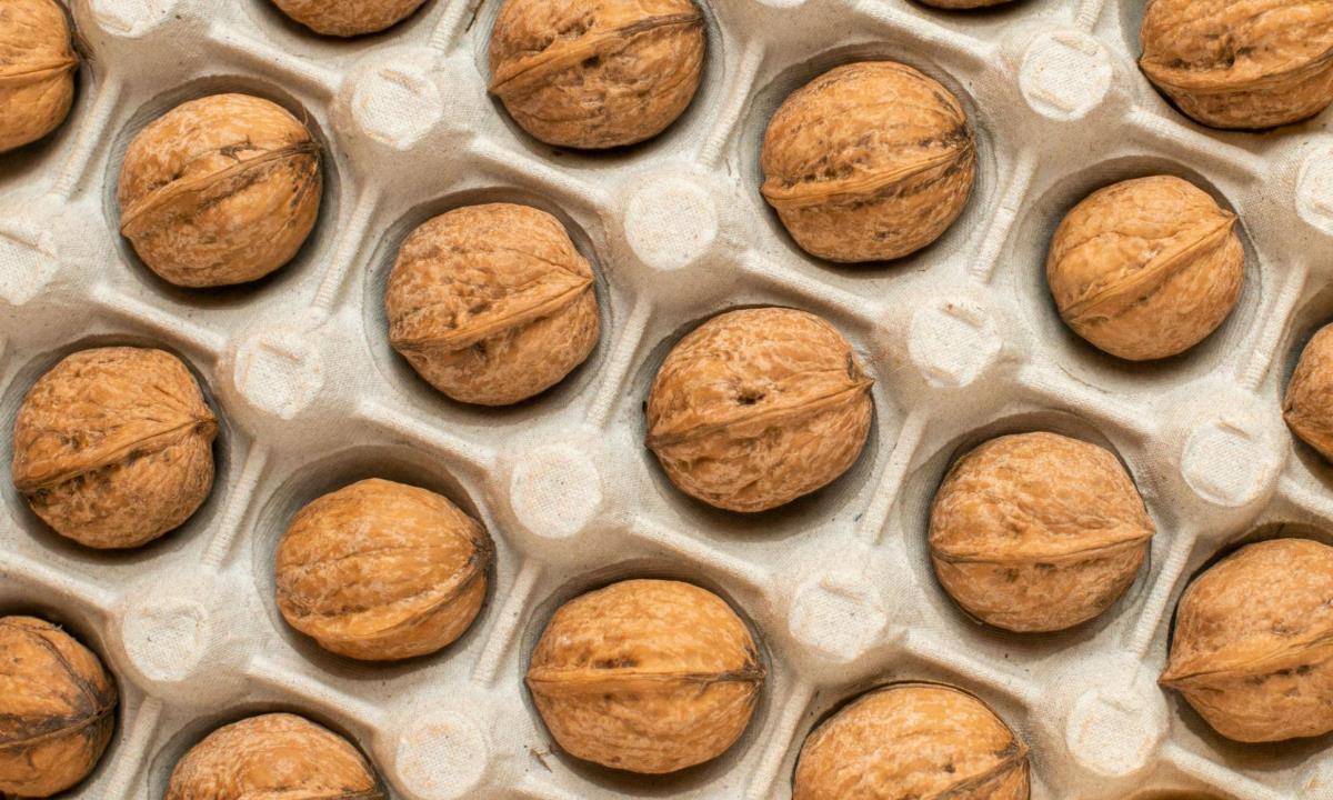 Как расколоть грецкие орехи и сохранить ядра целыми
